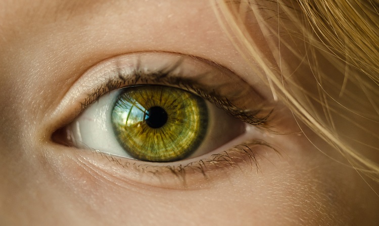 Light Flashes in Eyes associated image